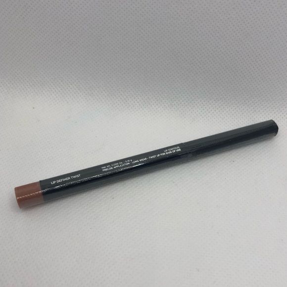 Doucce Lip Definer Twist in 491 Automatic Lip Pencil - Picture 2 of 4